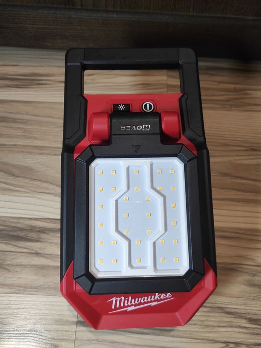 Milwaukee 2358-20 M18 - Акумуляторний LED-прожектор