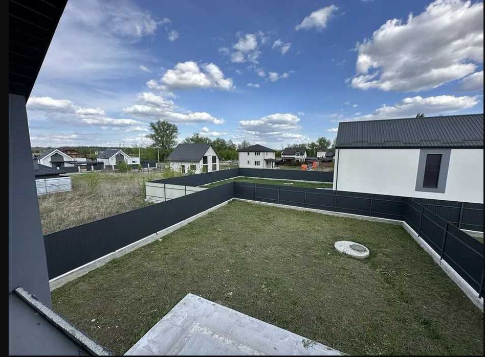 Продаж дуплексу с.Білогородка ,127 кв.м.,5 сот.землі,місце під 2 авто!