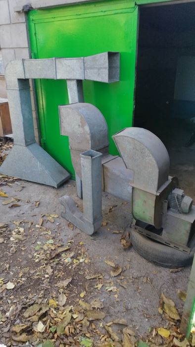 Продам вытяжку б.у