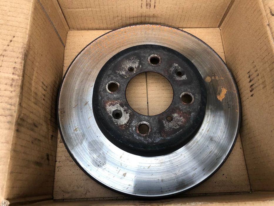 Тормозные диски (2 штуки)