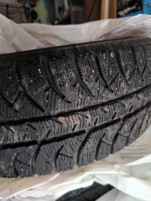 Зимова резина 195/65/15 Lassa iceways 2 4 шт 19 рік