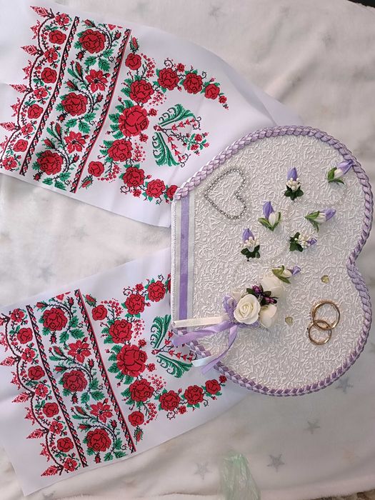 Весільна коробка на гроші, казна і букетики для дружби і на машину