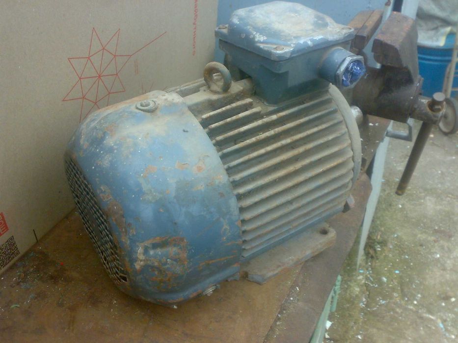 Электродвигатель 7.5 квт .2880 об мин 50 кг.АИР 112 УЗ.