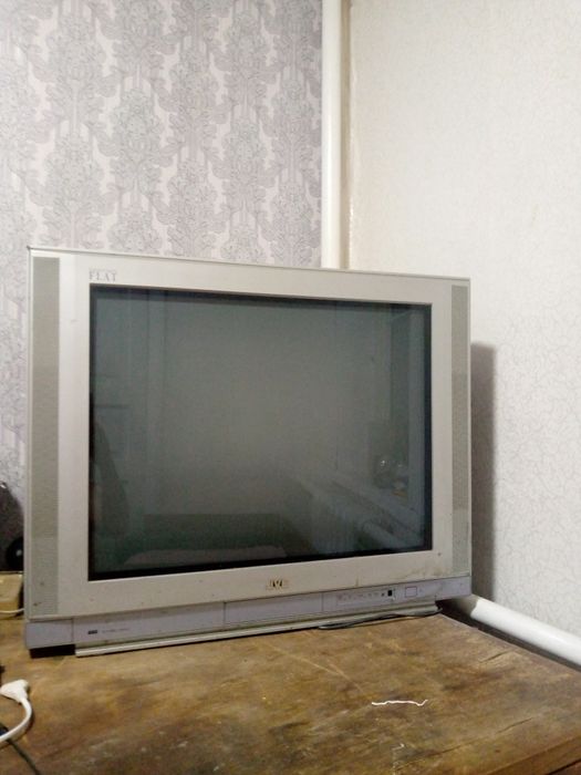 Телевізор JVC )))