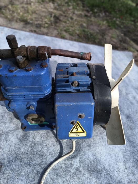 Продам срочно мотор компрессор от морозильной камеры, Bock compressor