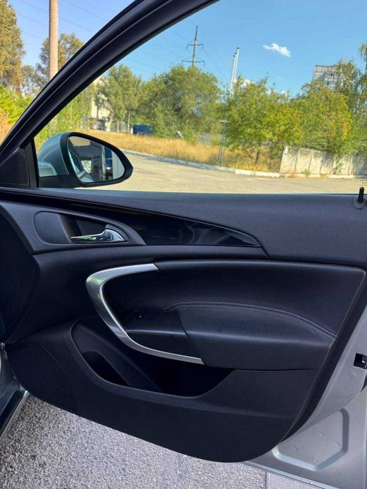 Opel Insignia 2011 Sports Tourer 2.0TDI