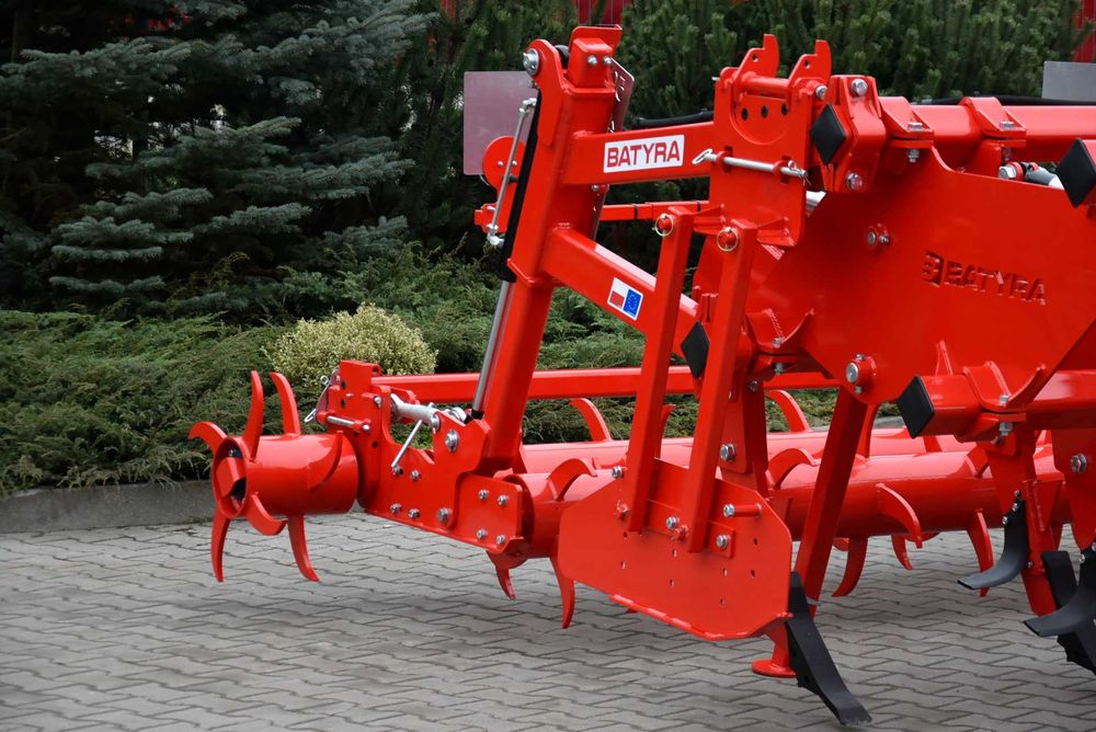 BATYRA - Pług DŁUTOWY z zabezpieczeniem hydraulicznym