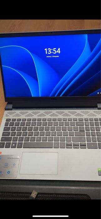 laptop/komputer Dell G15 5515