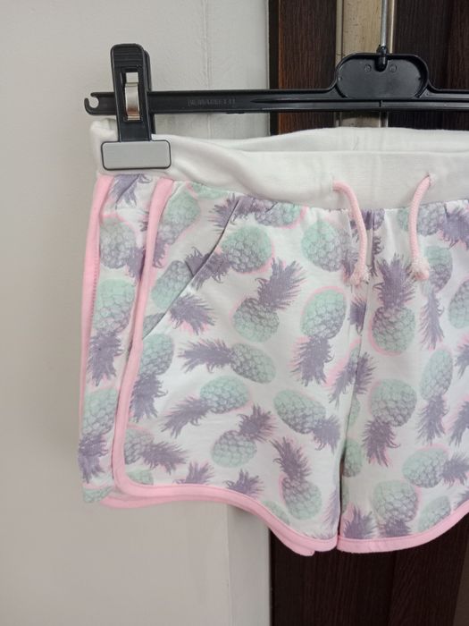 Krótkie spodenki dresowe dziewczęce 164