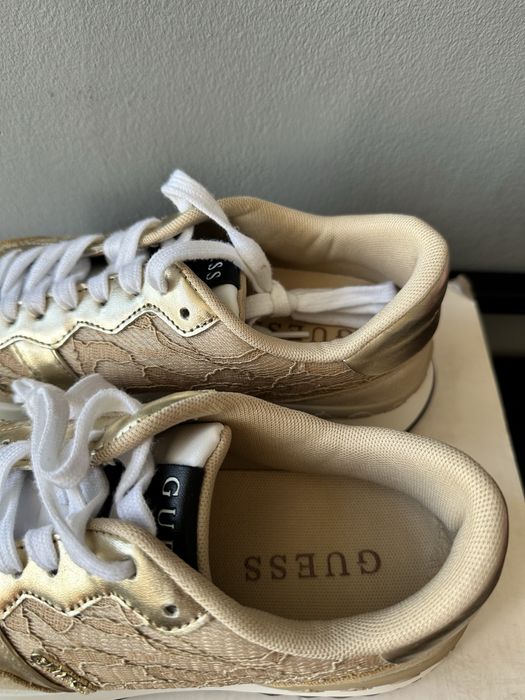 Кросівки кроссовки жіночі Guess 37p