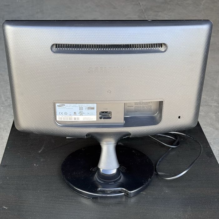 Monitor LCD Samsung S19A10N 18.5” + OFERTA