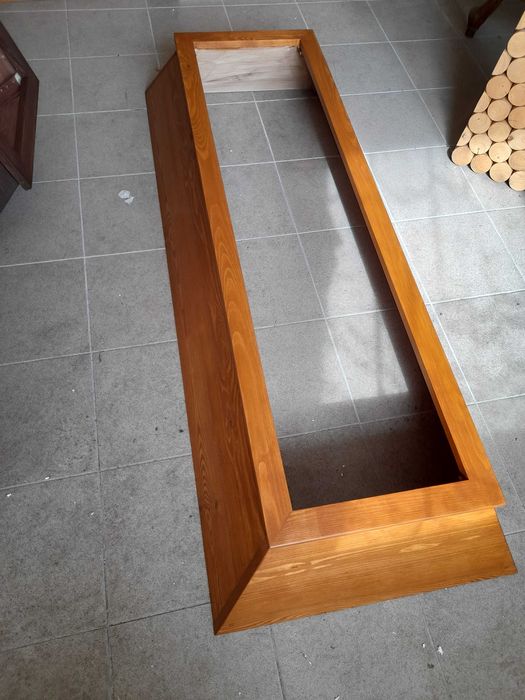 obudowa grobu, nagrobek tymczasowy, korytko, obrzeże, Urna