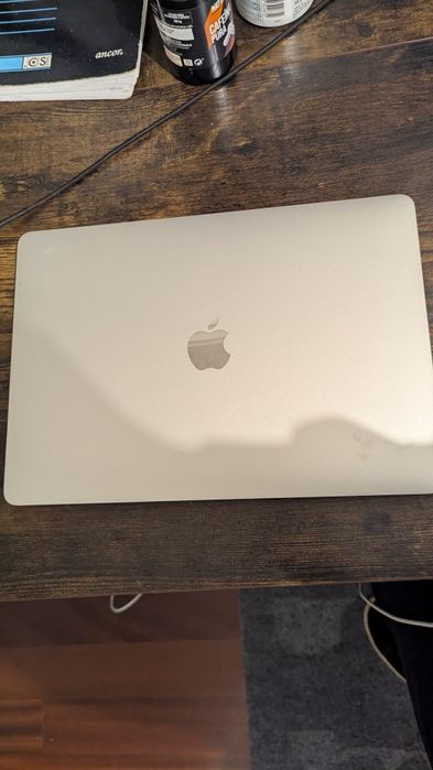 MacBook Pro 13” Touch Bar — Intel i5 Quad-Core — 16GB RAM — 4 USB-C