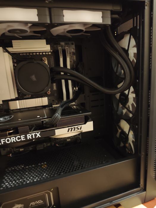 Computador Torre Gaming MSI NVIDIA GeForce 5070 Blackwell Ventus 12GB