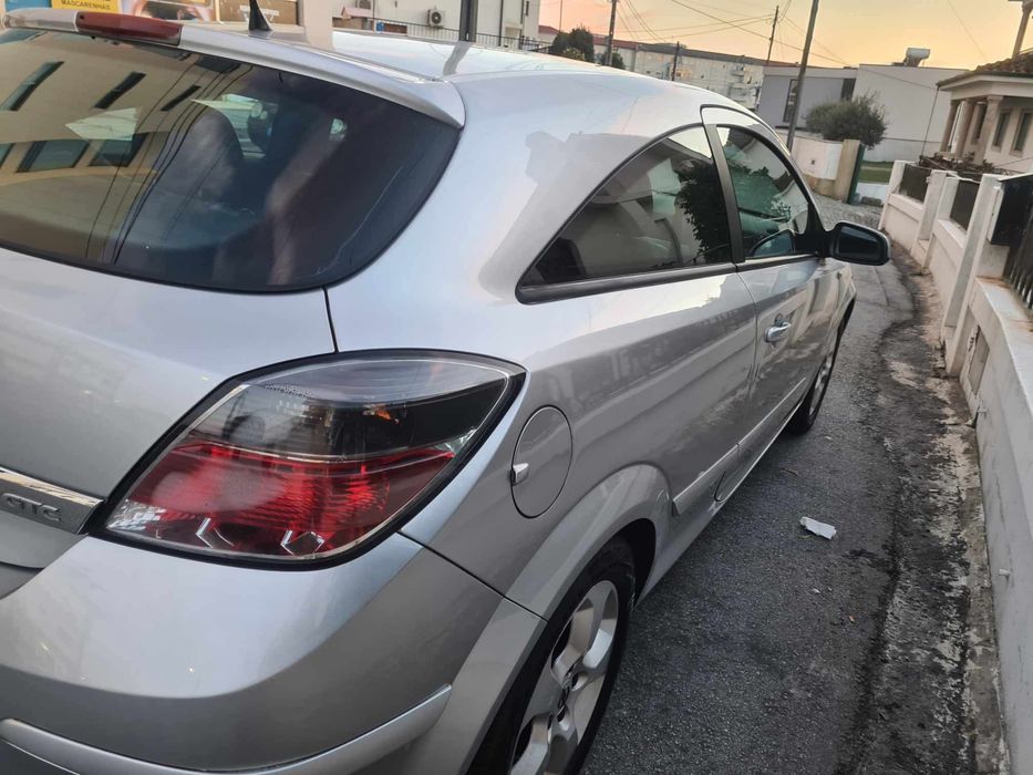 Opel astra gtc 5 lugares