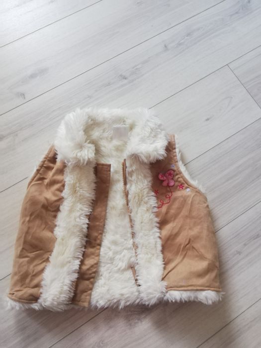 Bezrękawnik z czapką