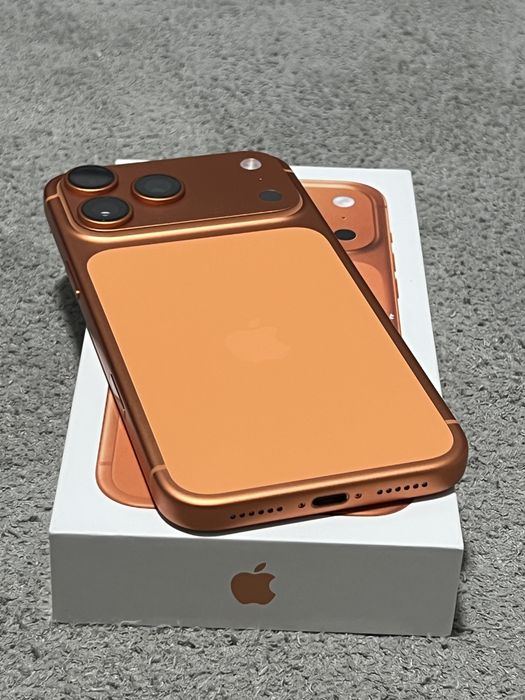 Iphone 17 Pro 256gb Laranja ( 10 Ciclos de bateria )