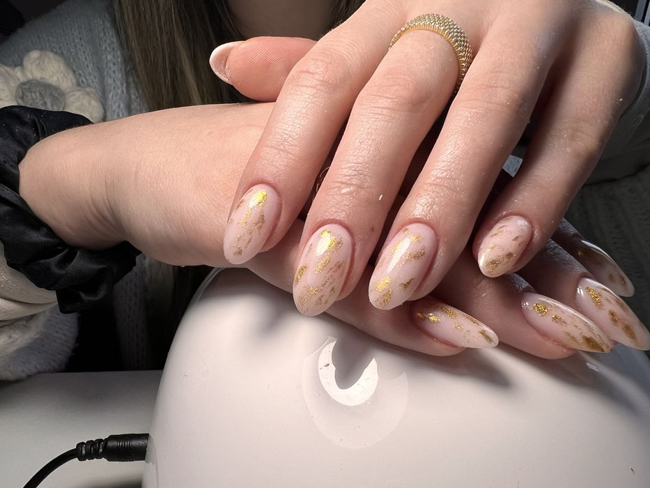 robienie paznokci/pedicure