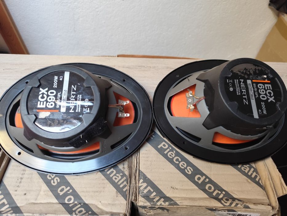 Colunas Hertz Ecx 690 200w