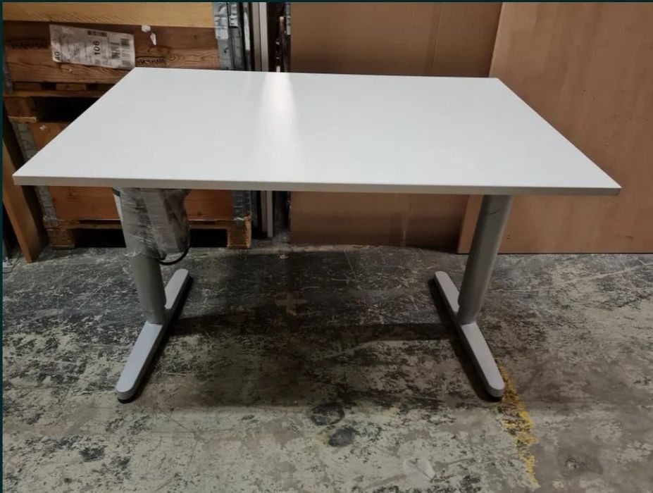 Biurko regulowane elektrycznie BEKANT /GALANT ** blat gratis**