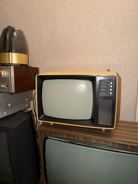 Retro telewizor prl
