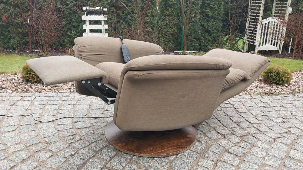 fotel obrotowy rozkładany elektrycznie z funkcją relax relaksacyjny