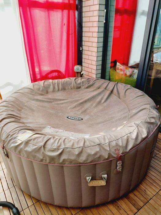 Kmpletne jacuzzi intex