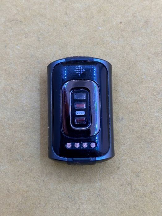 smartband fitbit charge 5 czarny uszkodzony opis