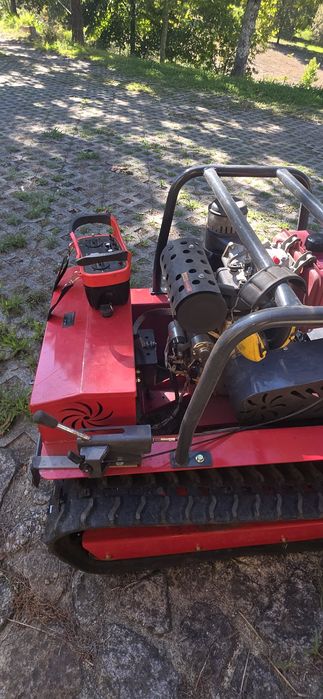 Robot Corta Mato Diesel com 15cv