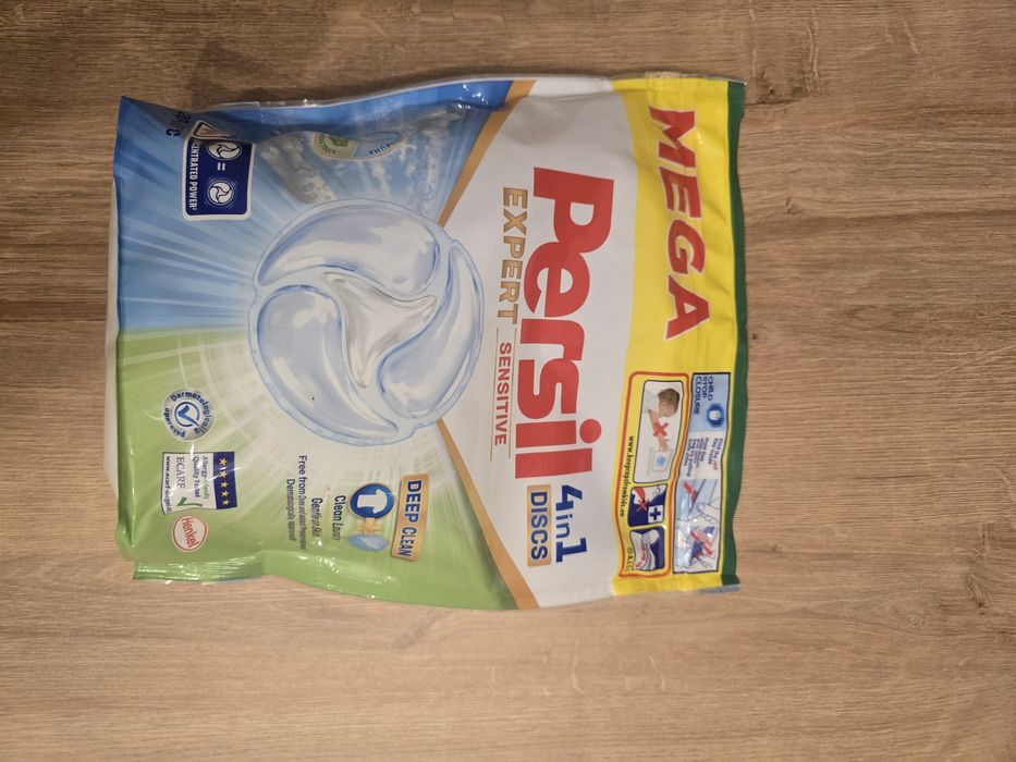 Persil kapsułki expert sensitive 54 szt 4in1