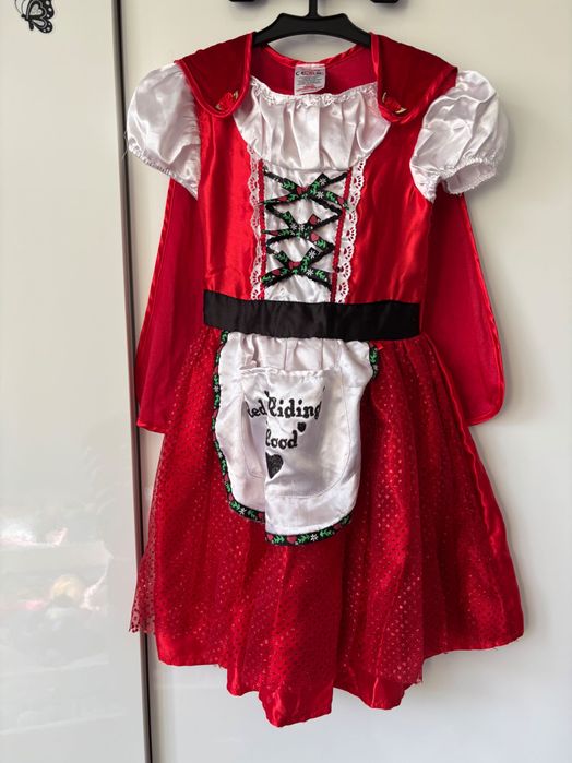 Strój czerwony kapturek dziewczyny