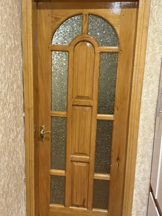 Продам двері між кімнатні (деревяні)