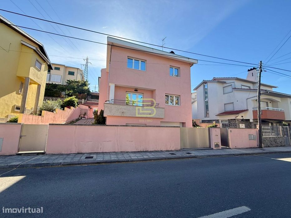 A Casa das Hortênsias | Moradia T4 com Jardim, Cozinha Regional e Exce