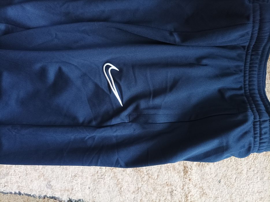 Spodnie Nike rozm. 158-170 super stan