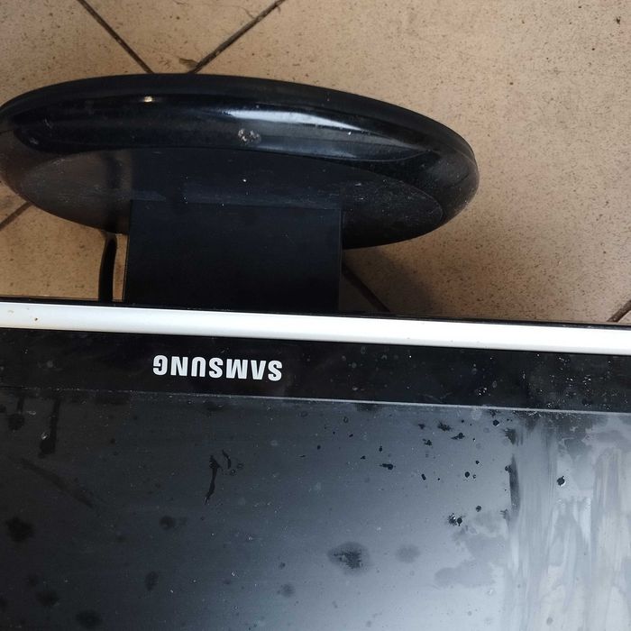 Monitor Samsung BW 206 (R) z pilotem