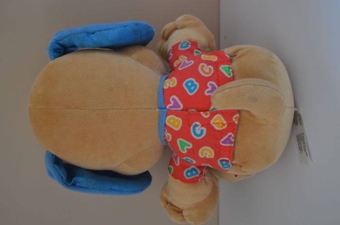 Interaktywny piesek od Fisher price