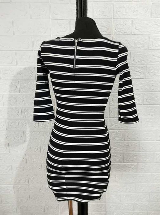 Sukienka rozmiar s cena 15 zł