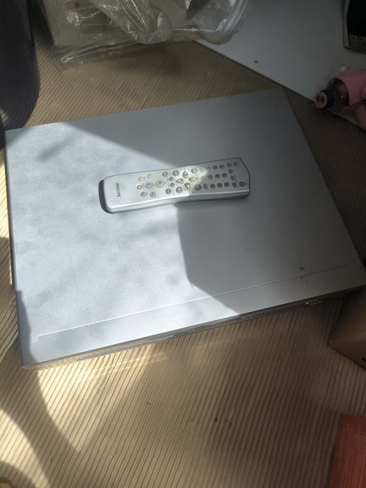 Leitor de DVD e cabos