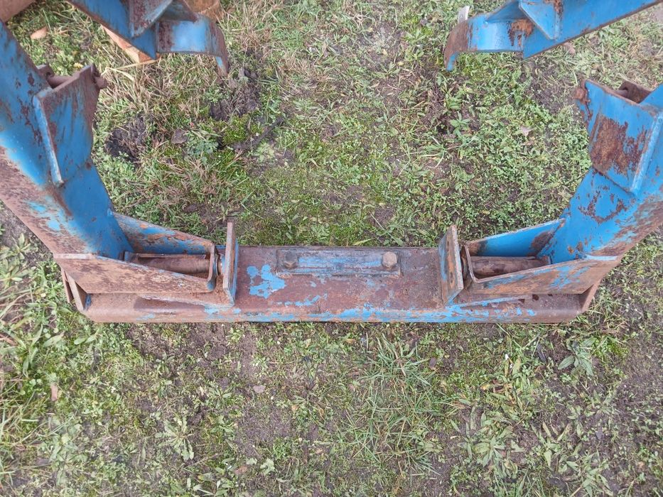 Ładowacz czołowy tur ford 4000