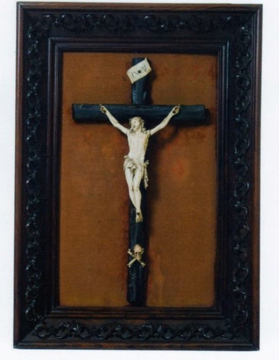 Crucifixo antigo em bronze
