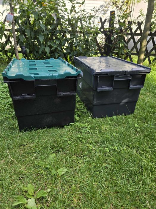 Skrzynia, skrzynka. solidny Pojemnik transportowy zamykany