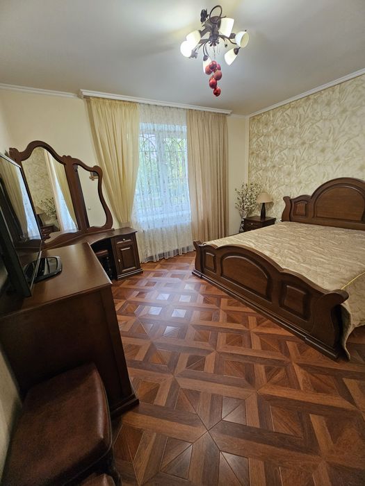 Продам квартиру Поділля Бортняка