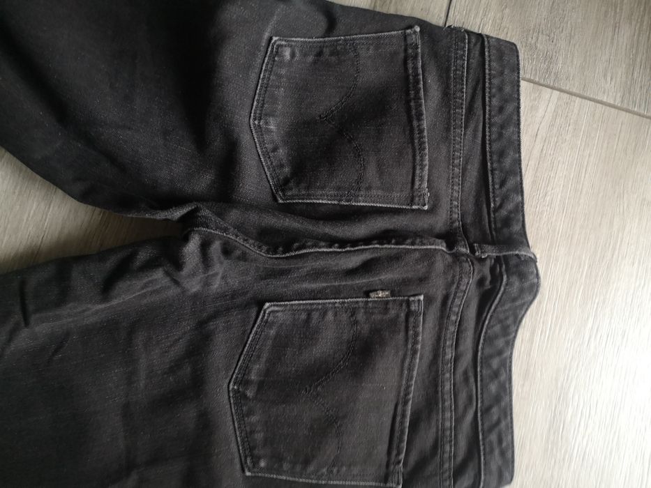 Czarne jeansy Levis W28 L32, spodnie rurki