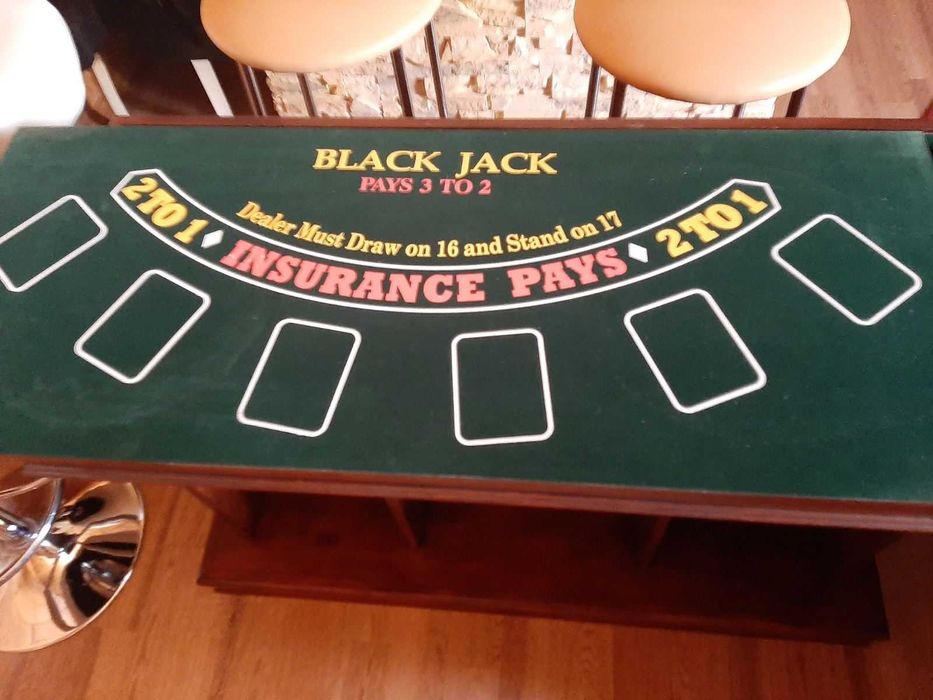 стол -казино. шахматы и другие игры большой