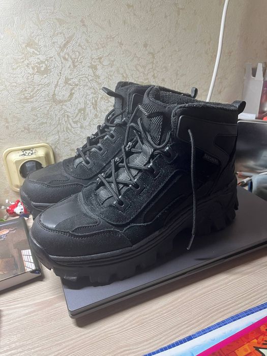 Зимове взуття sketchers