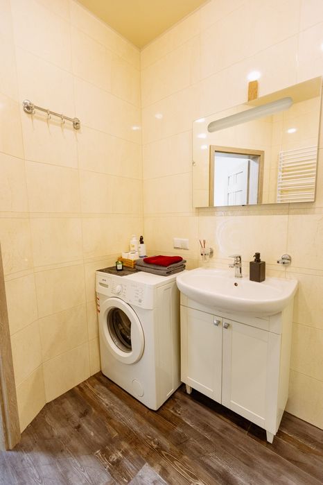 New Time. БЕЗПЕРЕБІЙНИЙ Wi-fi, гаряча вода, опалення Квартира подобово