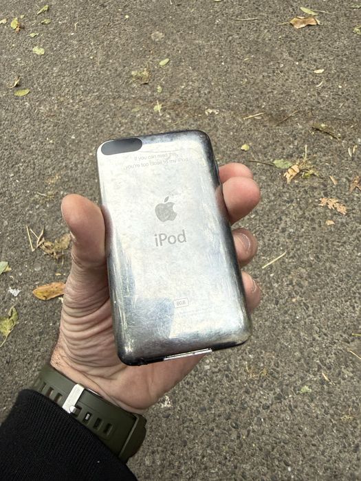 Продам ipod 8gb