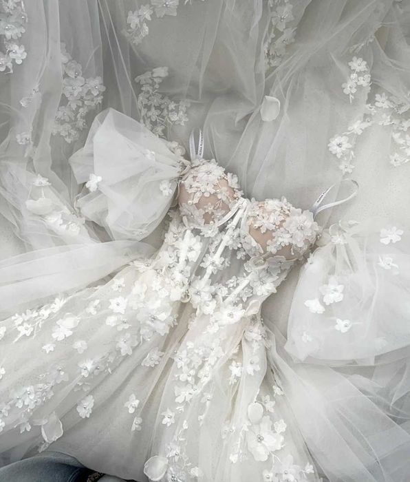 Весільне плаття Пошиття весільних суконь та фат на замовлення