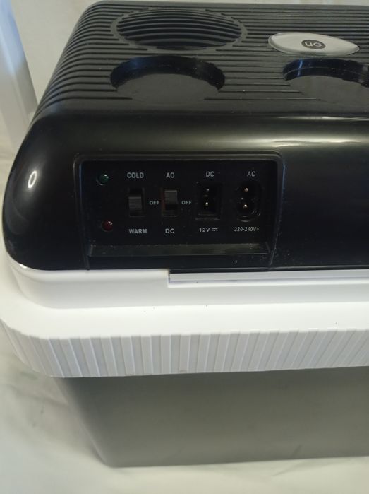 Универсальный автохолодильник ON Cooler Box CRX100, 25 л