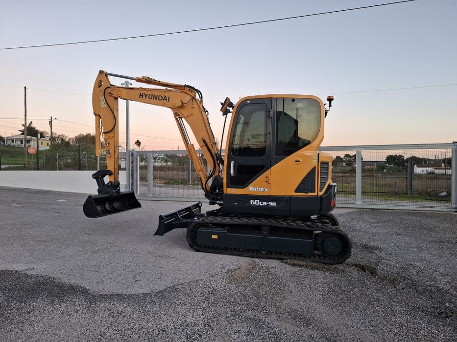 Mini giratória Hyundai robex 60cr-9a